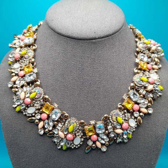 Pastel Clear Rhinestone Collar Necklace, Gold Tone, Link Wide Necklace - Picture 3 of 10